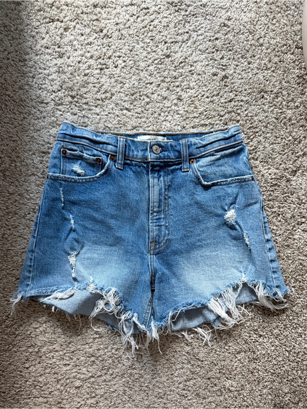 Abercrombie Curve Love High Rise 4” Mom Shorts in Medium Blue Denim Size 27 4